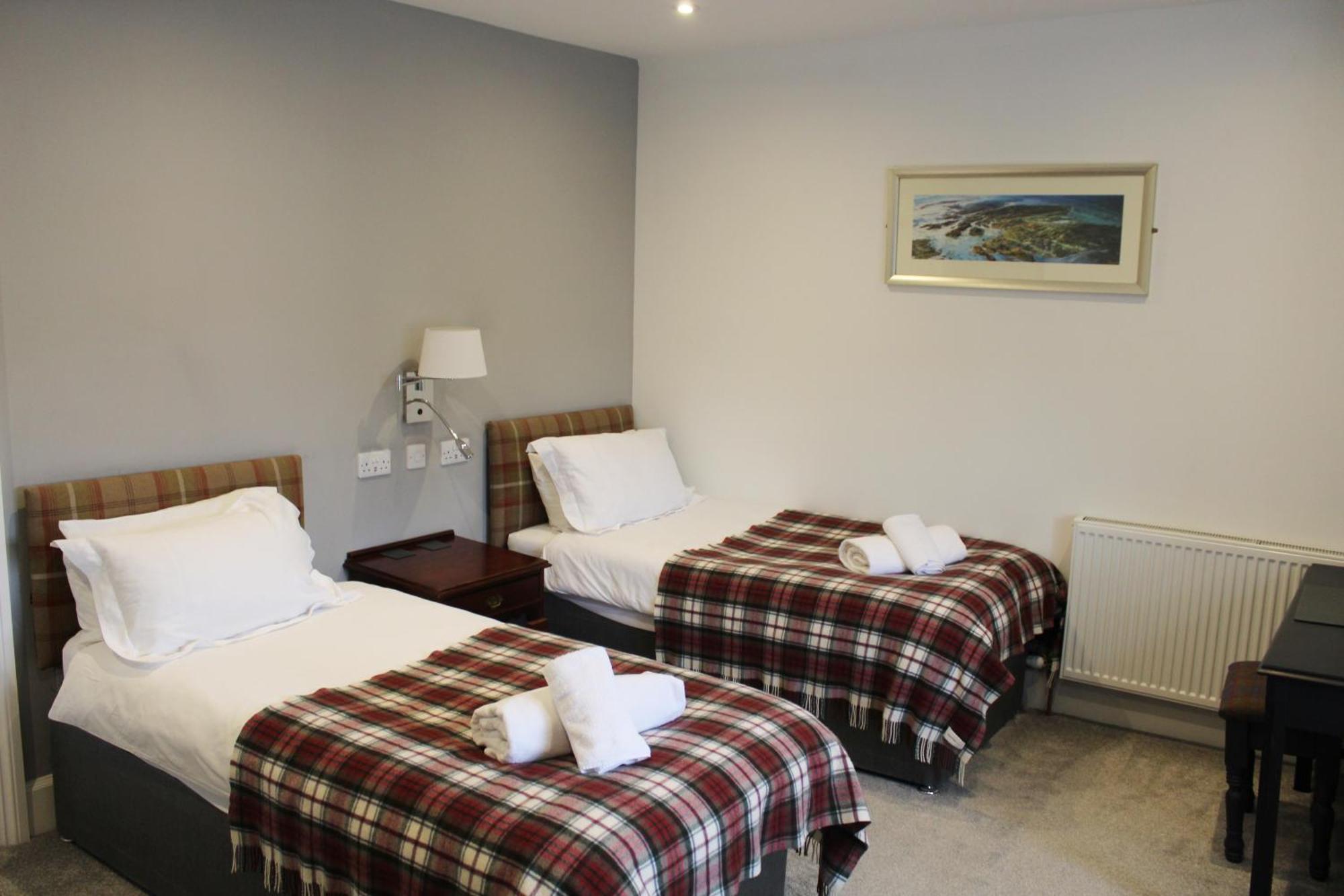 Conon Hotel Dingwall Exterior photo