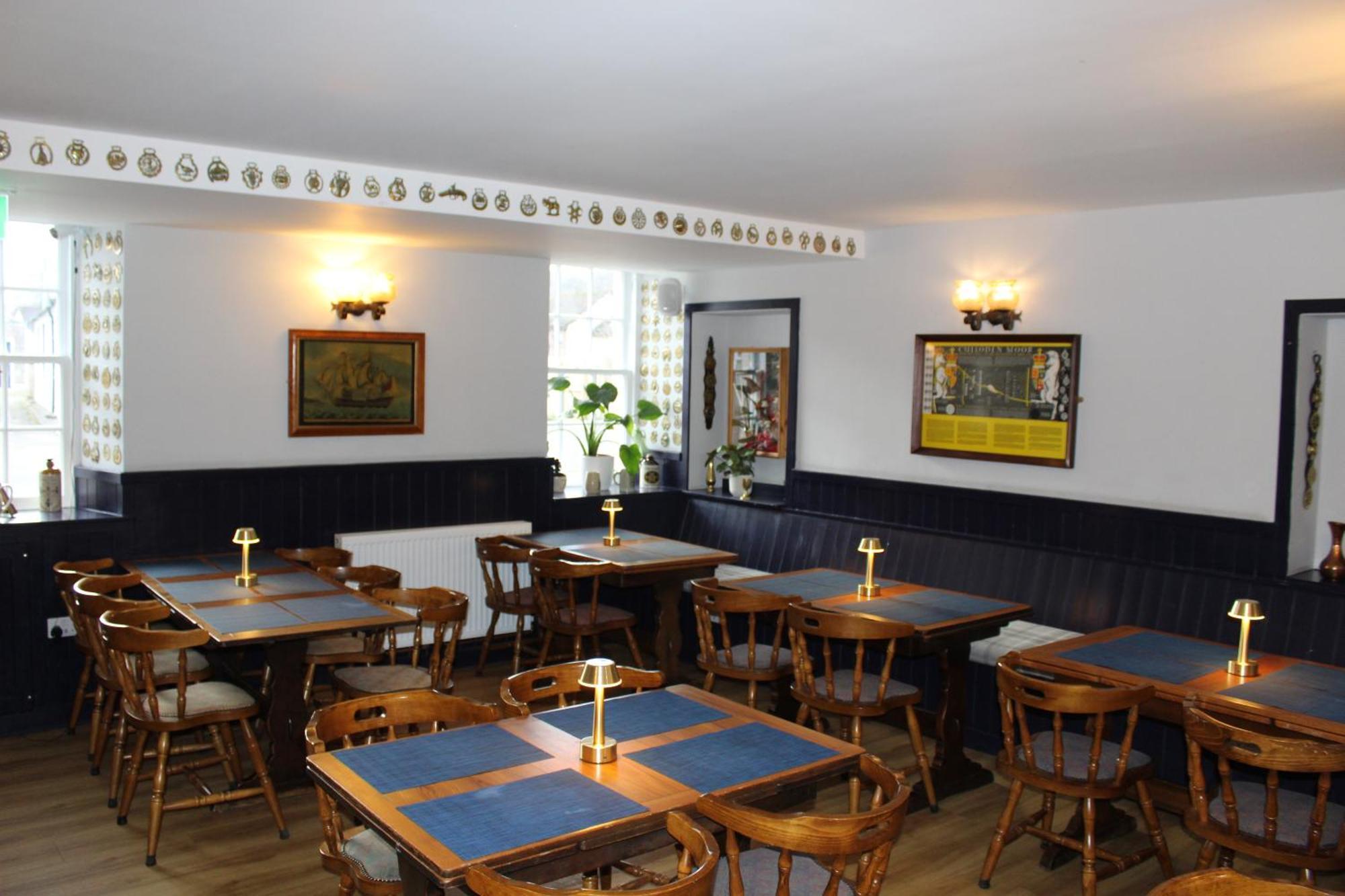 Conon Hotel Dingwall Exterior photo